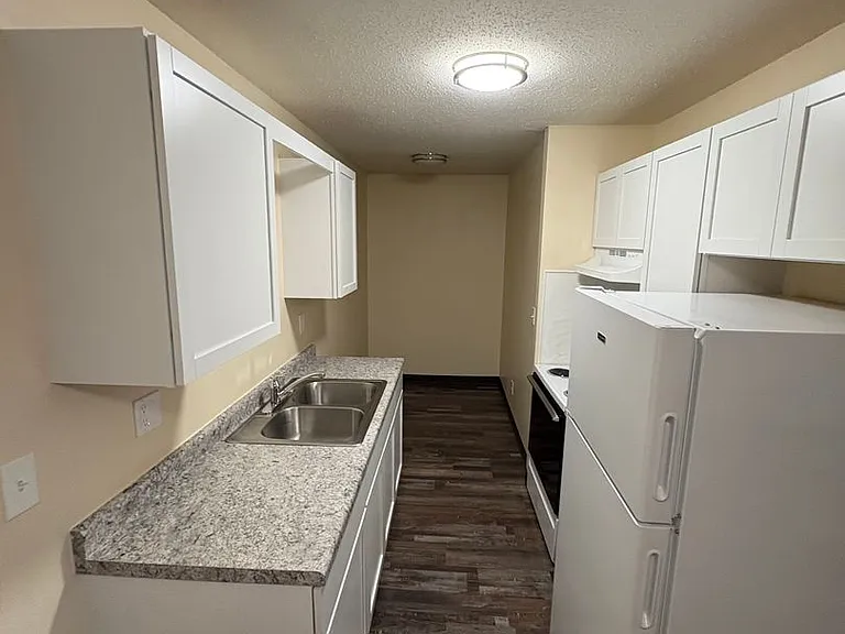 Wedgewood Apartments — Photo 6