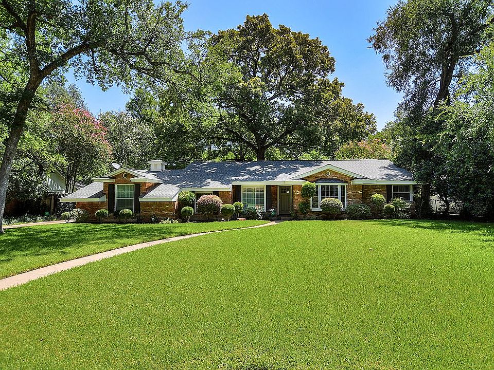 1st image of 3217 Spanish Oak Dr