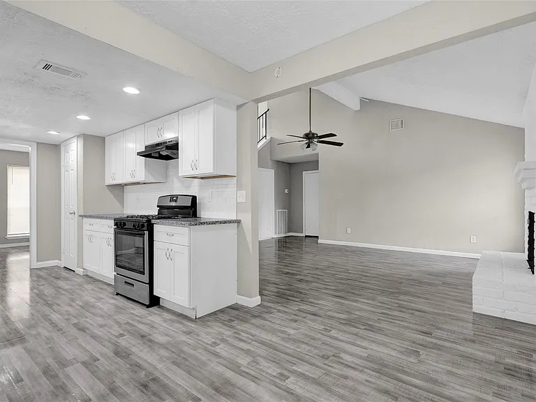 2055 Little Cedar Dr — Photo 11