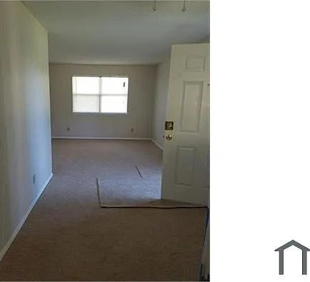 110 Village Ln #110C — Photo 7