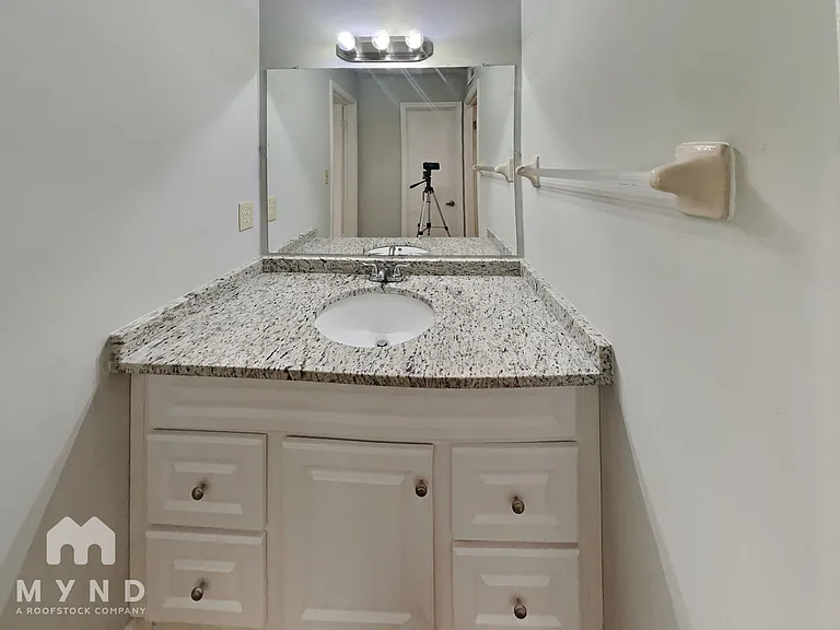 7406 Doncaster Ln — Photo 10