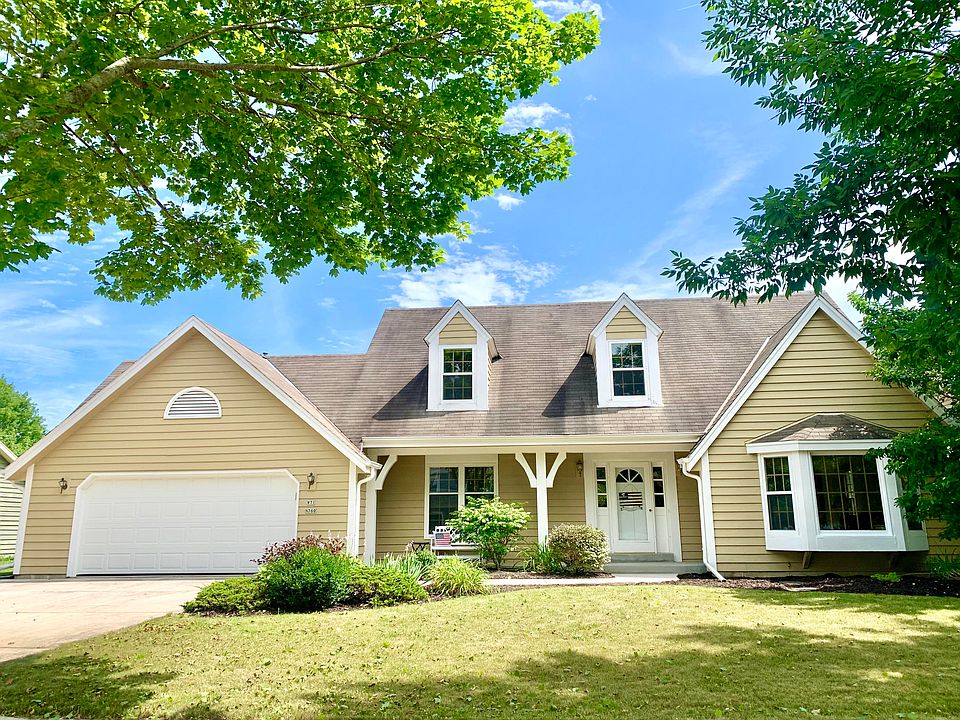 1st image of W71N360 Foxpointe Ave