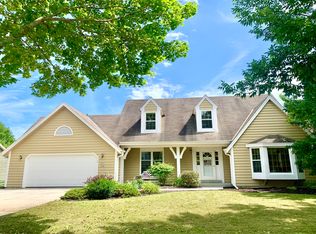 W71N360 Foxpointe Ave, Cedarburg, WI 53012