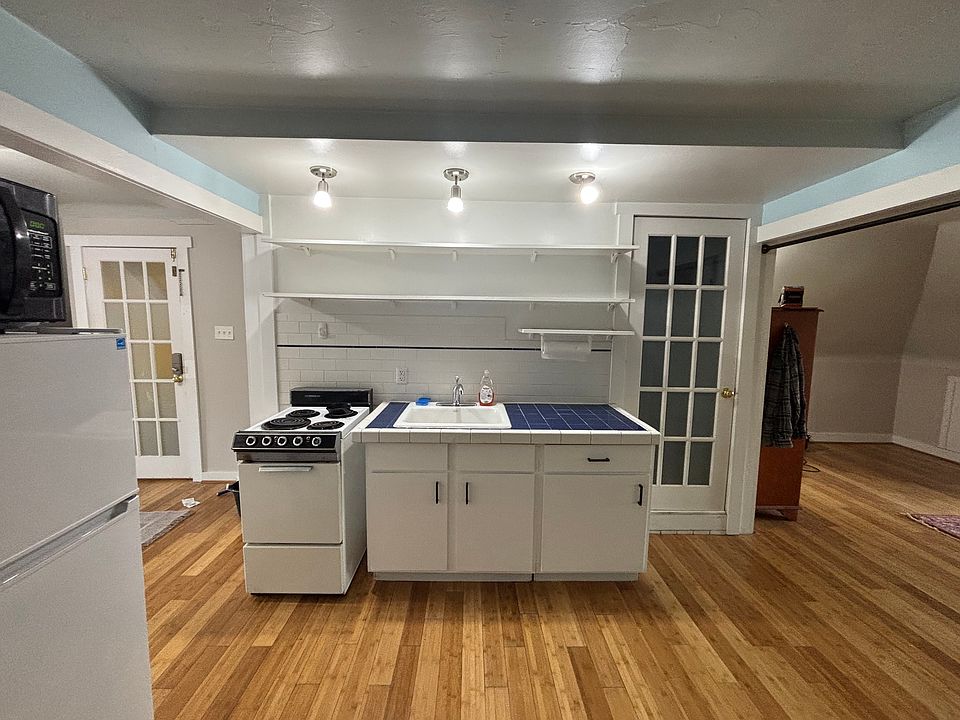 1st image of 364 E 14th Ave #364