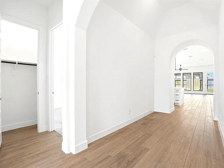 2202 Mallow Ln — Photo 6