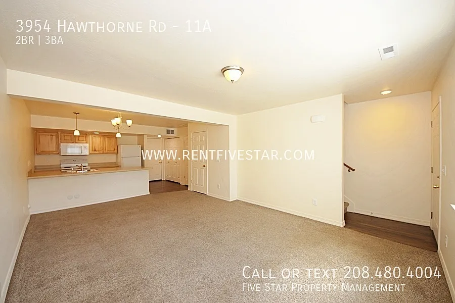 Spacious Townhome With 2 Primary Bedrooms! — Photo 2