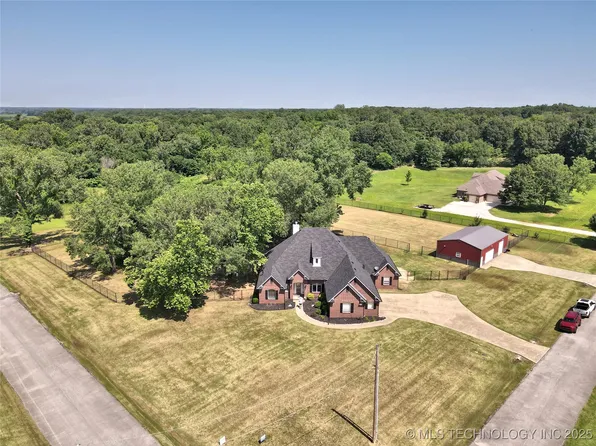 14772 S 212th East Ave, Coweta, OK 74429