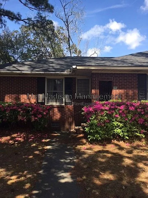 2 bed, 2.0 bath, 1136 sqft, $1,200 — Photo 1