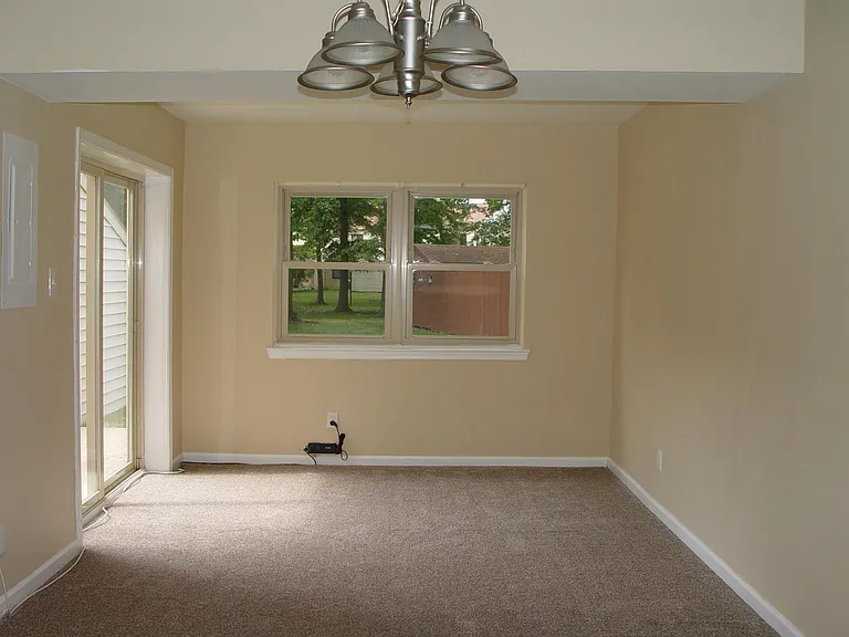 1306 Chelmsford Cir — Photo 5