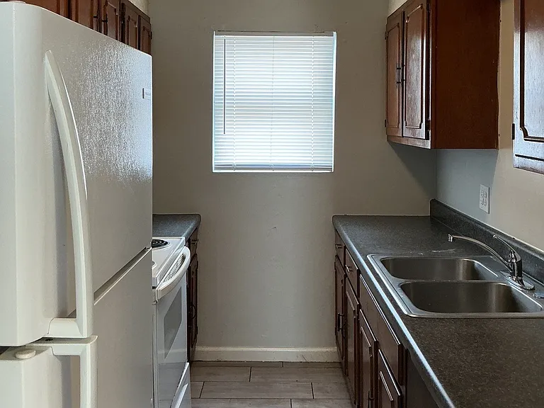 289 Greenfield Dr #A3 — Photo 2