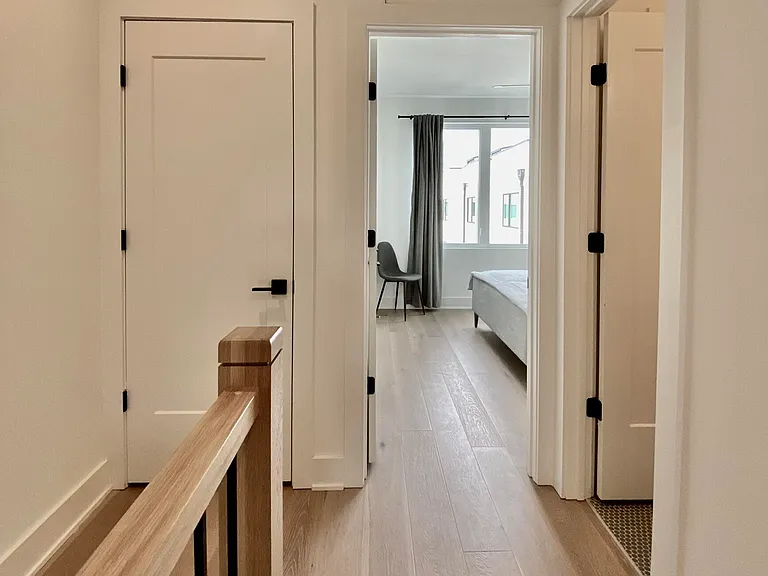 629 Queen St — Photo 28