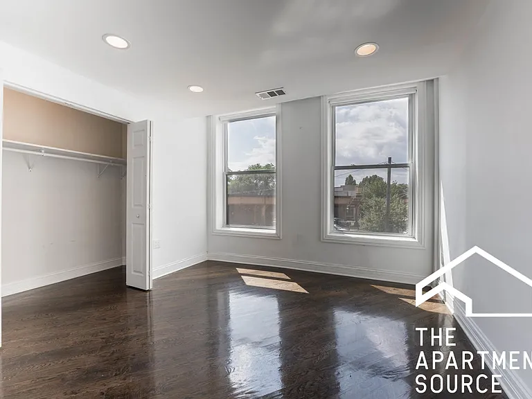 2450 N Milwaukee Ave #2F — Photo 19
