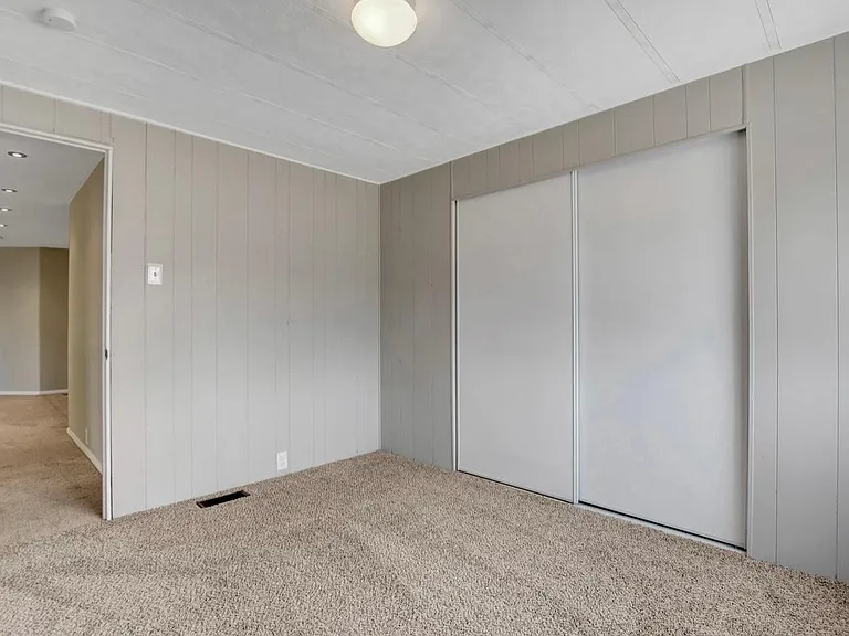 136 Sir Thomas Dr — Photo 20