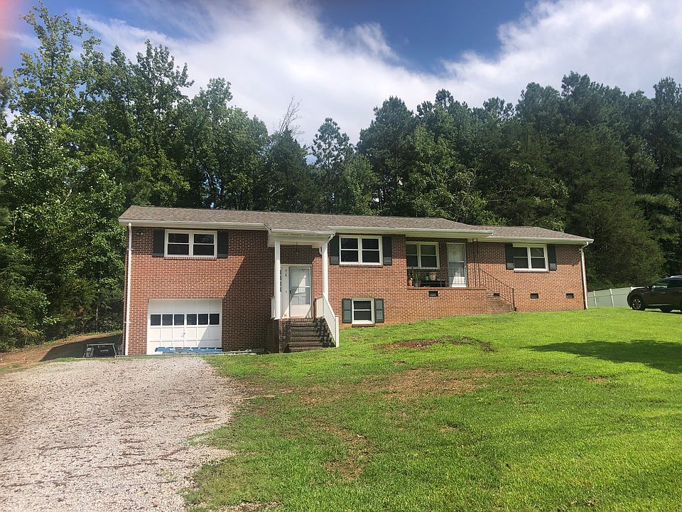 Front of duplex. Left side on rental market.