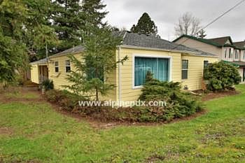 1st image of 4345 SE Cedar St