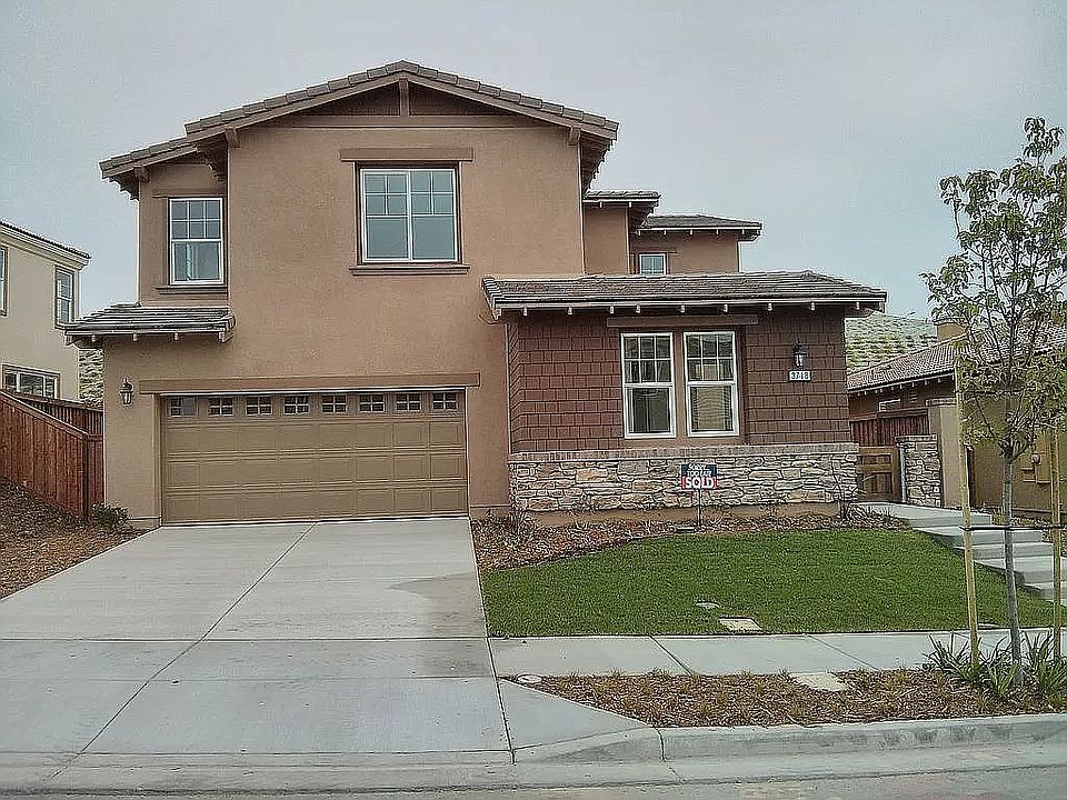 2nd image of 3718 Bergen Peak Pl