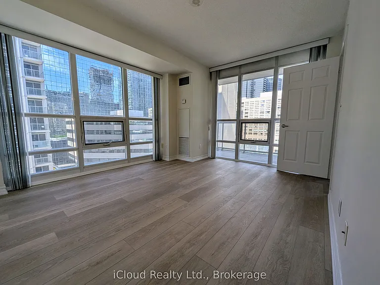 761 Bay St #702 — Photo 23