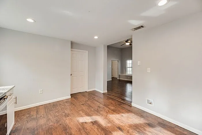 500 E Main St — Photo 14