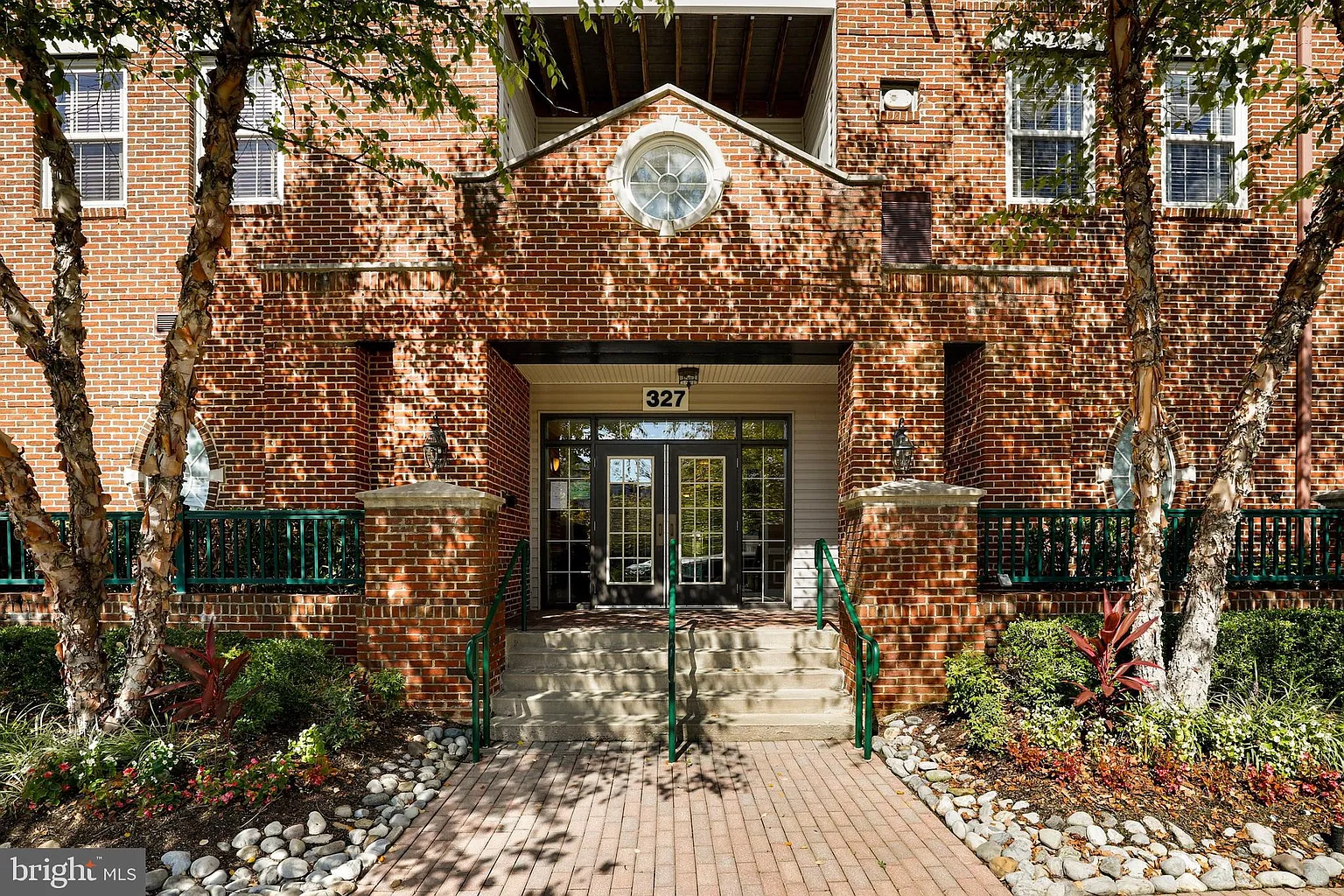 327 King Farm Blvd APT 103 photo 1