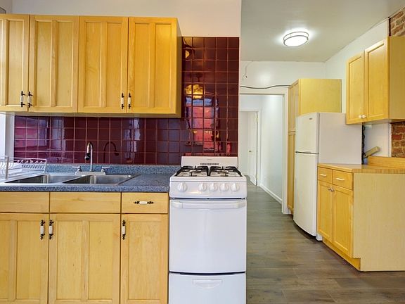 2nd image of 116 Mott St APT 27