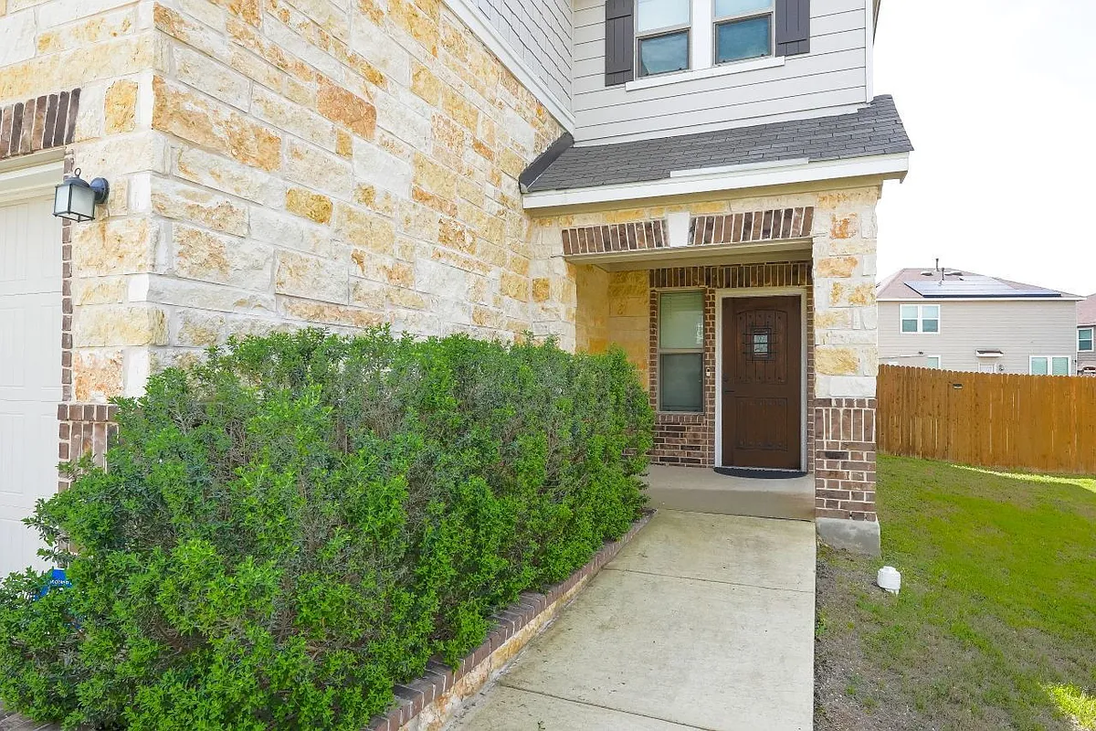 Building Photo - 5527 Castle Brook Dr
