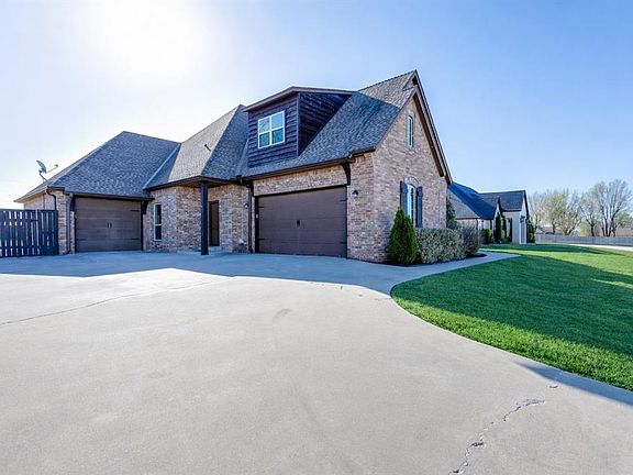 2nd image of 3460 Stanton Dr