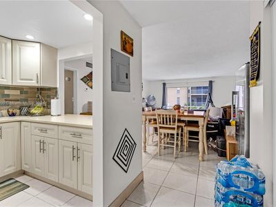 4848 NW 24th Ct APT 212, Lauderdale Lakes, FL, 33313