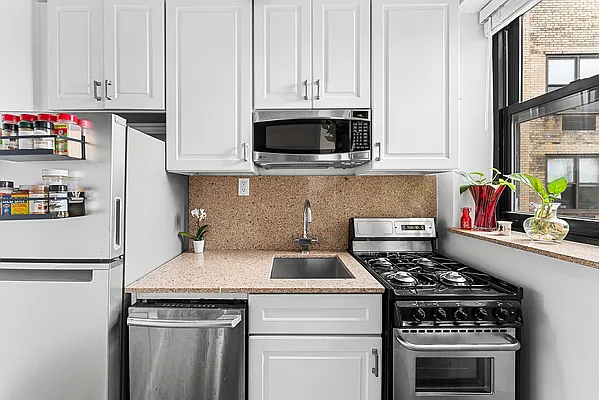 Rented by Brown Harris Stevens | media 7