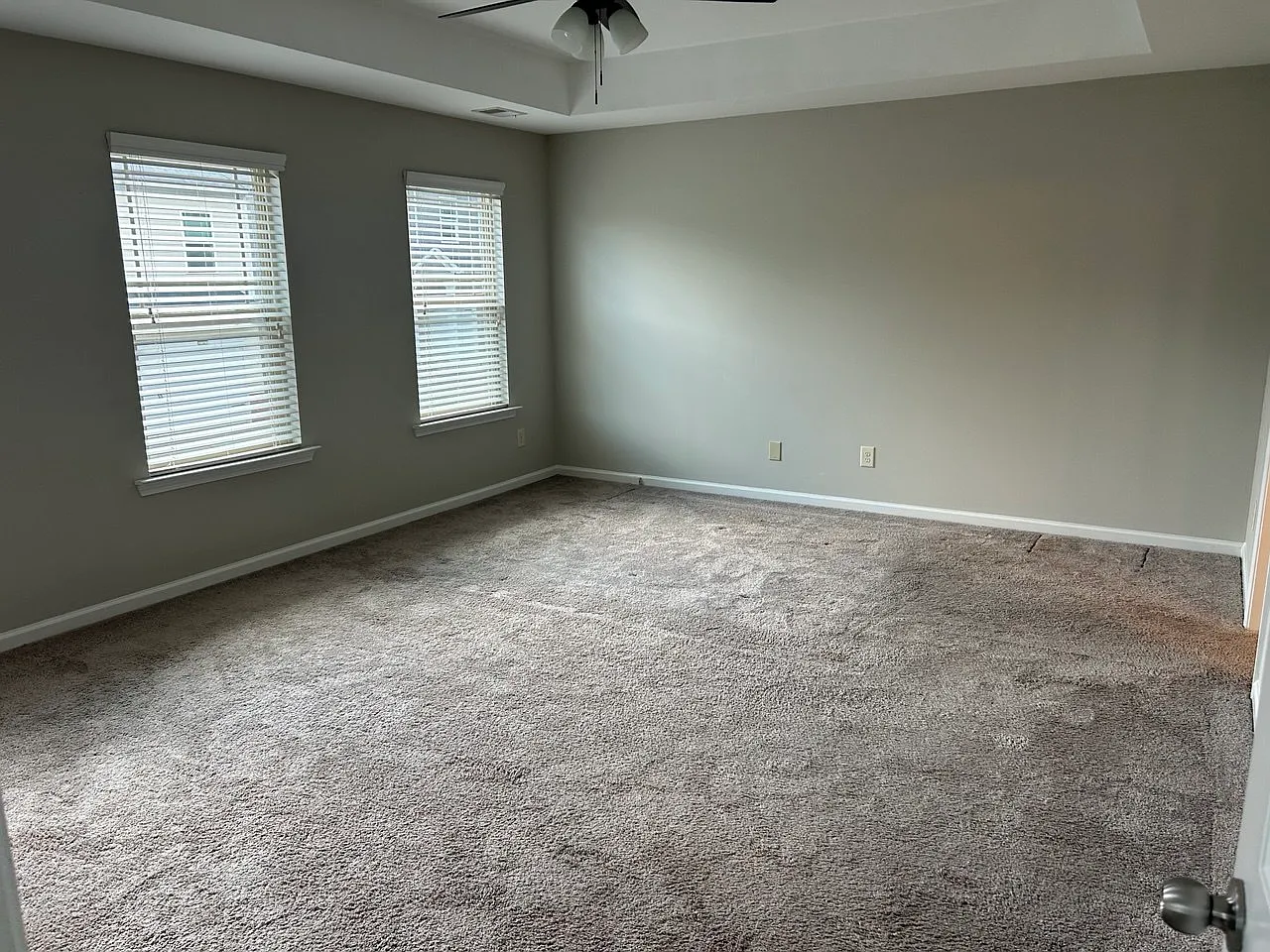 4 bed, 2.5 bath, 2160 sqft, $2,500 — Photo 4
