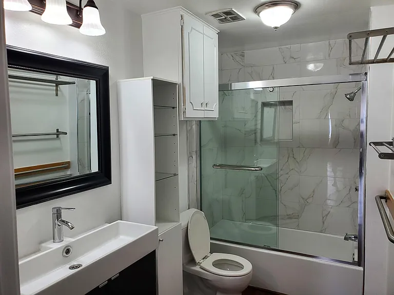 615 E Broadway #202 — Photo 4