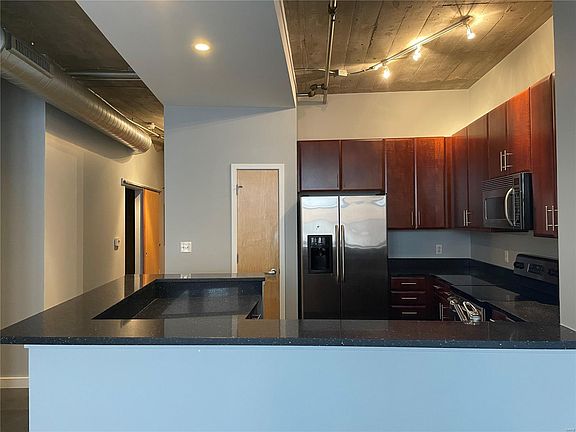 4th image of 1635 Washington Ave APT 607