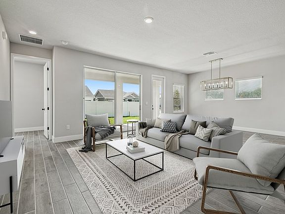 The Edie - Family Room