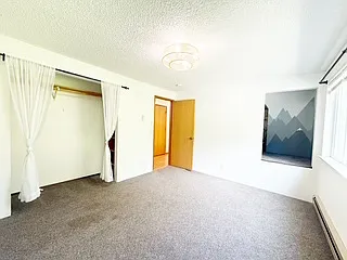 450 NE Riverhill Dr — Photo 32