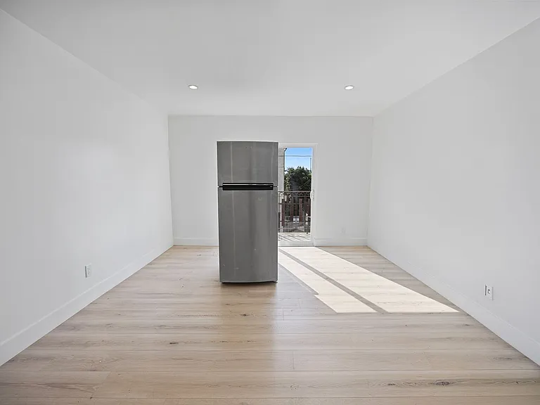 616 Sunset Ave — Photo 8