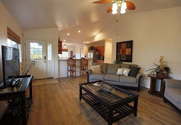 2nd image of 75-6119 Hoomama St