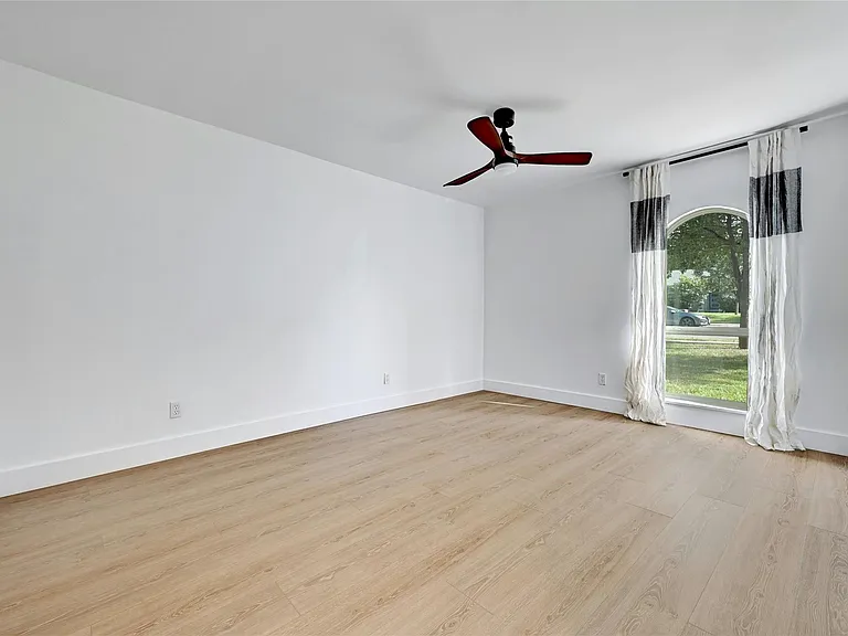 2604 Berkett Dr — Photo 17
