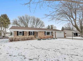 2681 Pioneer Dr, Green Bay, WI 54313