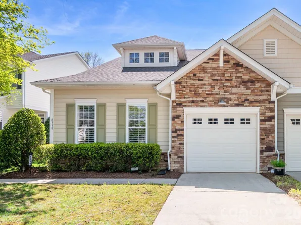 8339 Brookings Dr, Charlotte, NC 28269
