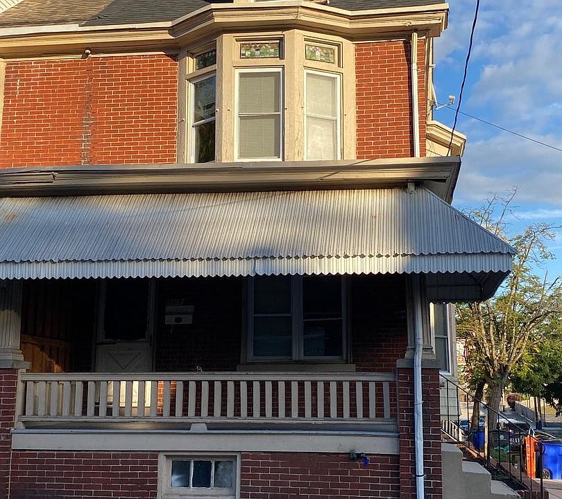 Front porch and entrance