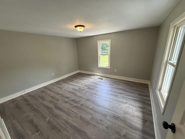339 S Union Ave — Photo 5