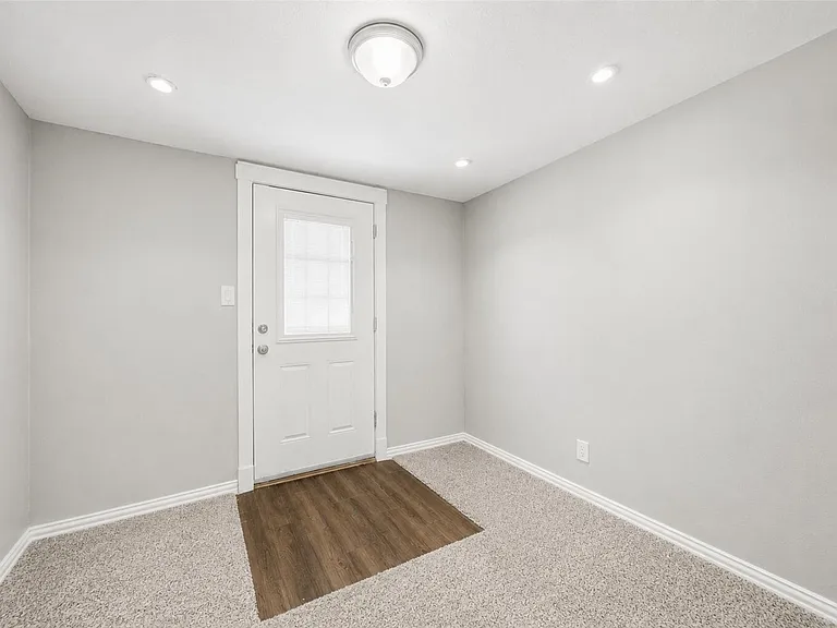 16310 Emberwood Dr — Photo 16