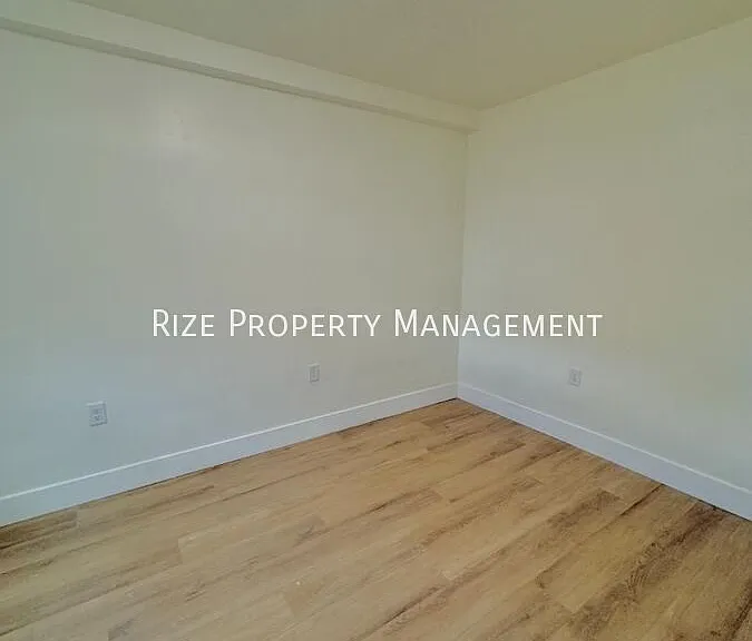 412 20th St #4 — Photo 8