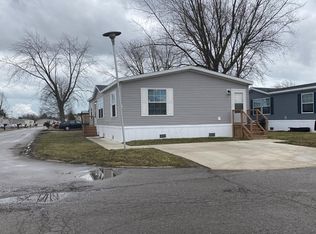 1139 Raintree Blvd, Monroe, MI 48161