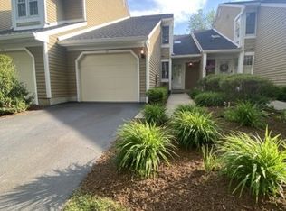 12 Exeter Rd, Bedminster, NJ 07921