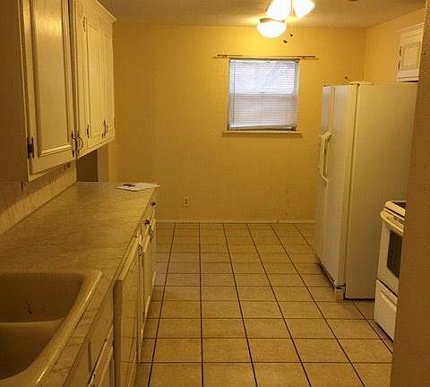 2nd image of 1528 Westchester St