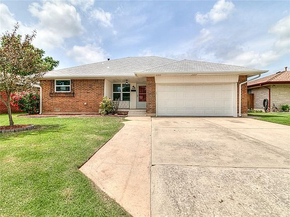 2nd image of 805 Eagle Dr