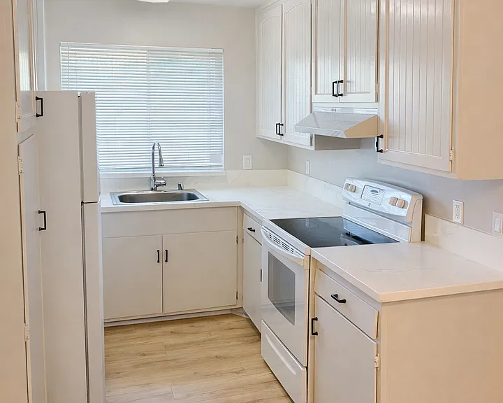4560 Maple Ave #127 — Photo 6