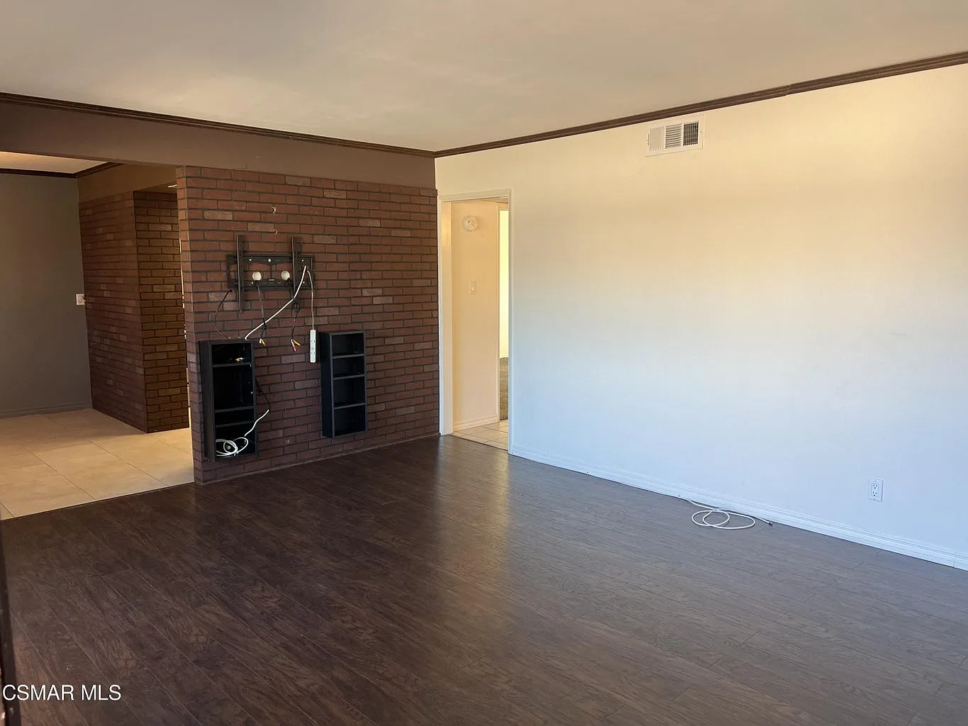 2 bed, 1000 sqft, $2,400 — Photo 2