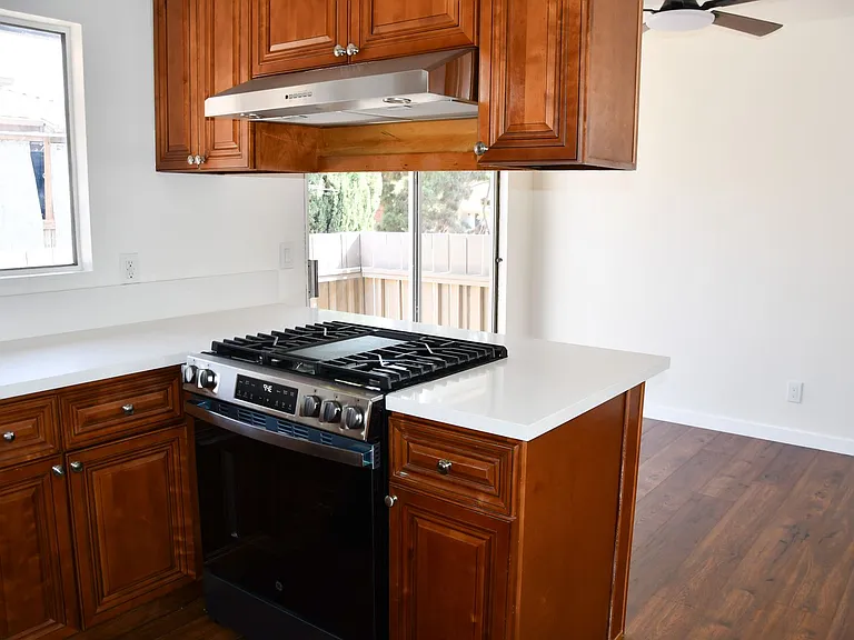 12071 Laguna St — Photo 9