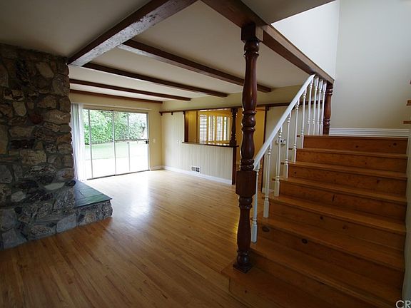 4th image of 23660 Collins St